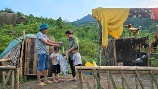 Đi chợ làng bán măng nứa, làm chiếc sào phơi quần áo. Nhận một chút quà quê. - Lý Tiểu Ánh.