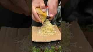 Survival Skills: How to Make a Waterproof Firestarter with Beeswax. #survival #camping #lifehacks