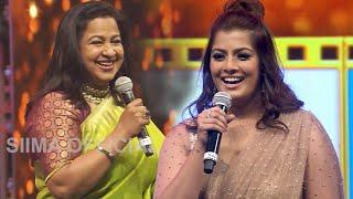 Varalakshmi & Radhika Sarathkumar Gets Honoured On The Same Platform