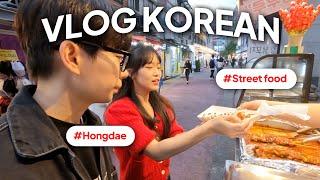 [Vlog Korean] Ordering Street Food in Korea (Hongdae)