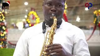 Soulful Sax Performance: Captivating Travelers at MMA2 Terminal