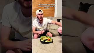 An interesting dual-screen video. Welcome to follow and like!#Pranks everyday#youtubeshorts#wenzi