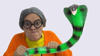 Super Granny VS Snake in real life adventures