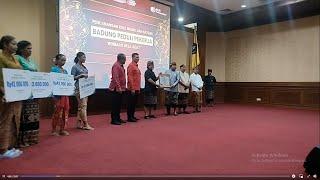 Bupati Badung I Nyoman Giri Prasta menerima Paritrana Award