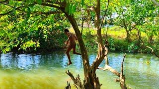 Mandi Di Sungai Bersama Teman-teman -- Rural Indonesia