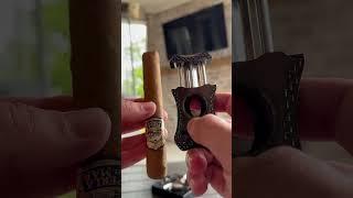 ️ SMOKING A SMOOTH PERLA DEL MAR ON A RAINY DAY! ️ #cigar #asmr #cigarshow