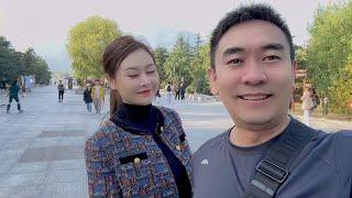 I brought my Vietnamese wife back to Denghua Mountain in Shaanxi Province to show her the great riv