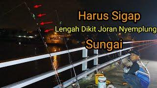 Mancing Di Atas Jembatan, Joran Sampai Mau Nyemplung.