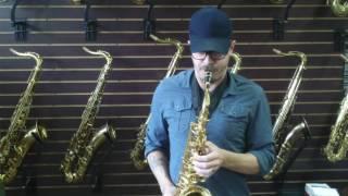 Saxquest New Horn Demo Master 97 Alto in Gold Lacquer