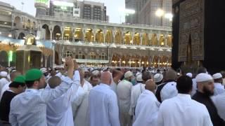 Muazen @ Kaaba getting ready for Salat