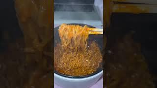 cooking spicy noodles in my bed  (dont tell my mom) #spicynoodles#asmr