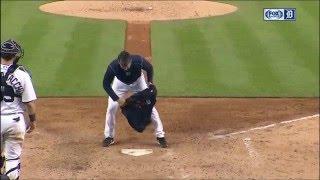 Brad Ausmus gets ejected, covers home plate with his jacket