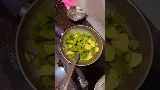 Sem Aloo Ki Sabzi #shorts #viral #food #trending #cook #love #cookwithlove #foodie #shortsvideo