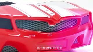 letto a forma di auto rossa