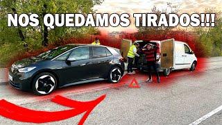 Nos QUEDAMOS TIRADOS en COCHE ELECTRICO y vienen a rescatarnos!!! 