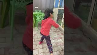 Kanu dance karte hue kaise  gir gayi !! #cutebabyvlogger #cutebaby ##saamisaamisong