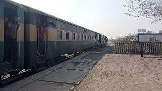 Millat Express Main New Coaches Add Kar Di Gain | Raillion Vlogs| Bhalwal Station Departure | PR DN