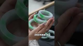 哈軒翡翠手鐲| 平民的价格，高端的质量，价格超低的白底青手镯 #翡翠手鐲#玉翡翠手鐲#天然翡翠#玉手鐲