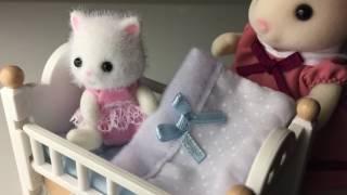 Play toys with Sylvanian Families / Calico Critters - Story video for Kids - What is that Sound
