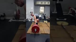 225 кг - 3 раза на 2 подходе тяги