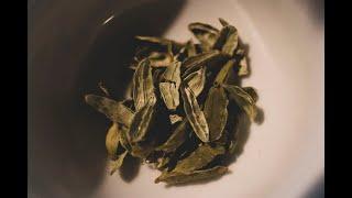 How to process whole cardamom pods