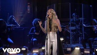 Julia Michaels - Issues (Live From The Tonight Show Starring Jimmy Fallon)