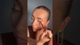 Double-sided eyeliner??  #eyemakeup #eyeliner #makeuptutorial #makeupshorts