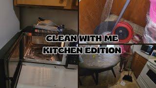 Kitchen Clean With Me/Cleaning Motivation