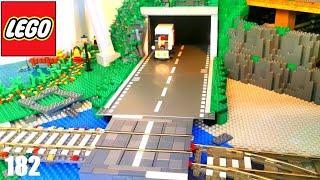 Is the LEGO® railroad crossing coming now? - LEGO®City 182