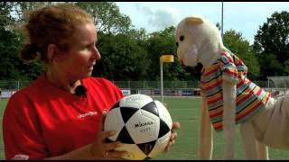 Jock de Aap met Beroep van de maand Korfbal trainster Els Moniz van Deetos Snel