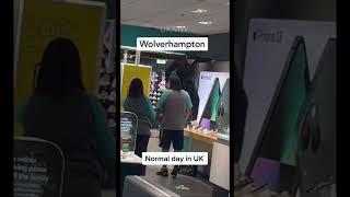 Wolverhampton UK : EE Store iPhone | Theft Attempt | Guy Try’s Kicking Device From Stand 