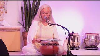 Satsang "Anbruch eines neuen Lebens" mit Adishakti - Yoga Vidya Live, 24.11.2024, 20:00 Uhr