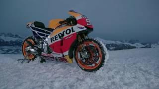 Marc Márquez, rodando en la nieve con la Honda RC213V de MotoGP