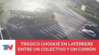 Brutal choque entre un colectivo y un camión en Laferrere: hay dos muertos y varios heridos graves