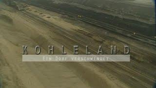 Kohleland  Ein Dorf verschwindet  . Braunkohle Tagebau in der Lausitz. Verwüstung der Landschaft.