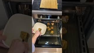 Мужская кухня-5.  Запеченные куриные бедра и макароны с сыром на ужин!