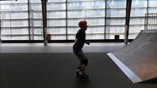 Extrait passage de roue rouge et noire skatepark