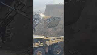 RH340 vs 830E-DC: 24-Hour Mining Apocalypse #heavymachinery #coalmining #excavator #mining