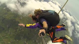 Ralph van den Berg Teuge Parachutespringen 2013