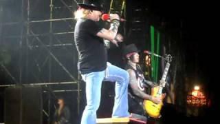 Axle Rose and the Guitarists