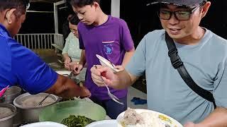 MAKAN DURIAN SAMBIL MENIKMATI MAKAN MALAM.