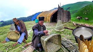 गोठमै खाने गोठमै बस्ने लेकाली समाज | चाईना बोर्डरमा भेडा चराउने काकाको मनै रुवाउने कथा