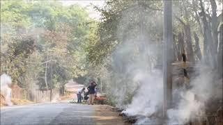 GENTE-DEL-PUEBLO-Y-AGENTE-MUNICIPAL-LIMPIANDO LA CARRETERA DE IXCAPA HACIA CAMOTINCHAN-MARZO-31-2024