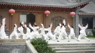 Wudang inheritance class students practice BaJi Quan, like their spirit