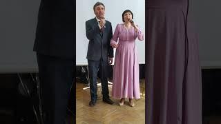Супруги Кулиевы - Евгения и Артём - инвалиды по зрению - слепые. Песня Комсомол Часть 1