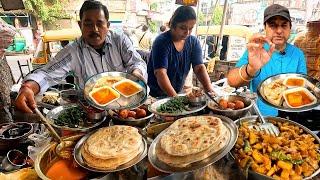 Cheapest Food Of Kolkata Only 10₹ | Paratha with Aloo Sabzi & Ghugni | Street Food India