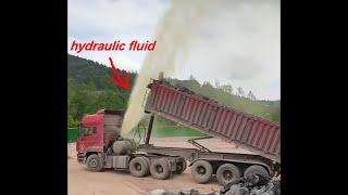 Truck fail compilation【E27】--Top dangerous moments of truck driving，trucks fails,feel sad for trucks