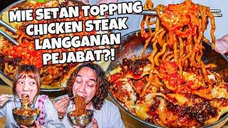 SERIUS LO!? MIE SETAN TOPPING CHICKEN STEAK LANGGANAN PEJABAT DI DALAM PASAR BECEK GAK ADA OJEK