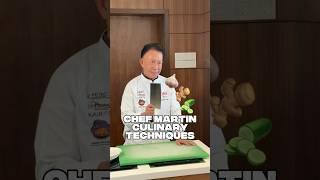 Legend Chef Martin Yan show how to cut ingredients like a pro #knifeskills #masterchef #martinyan