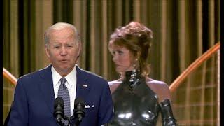 Joe Biden ... Or Frank Drebin?